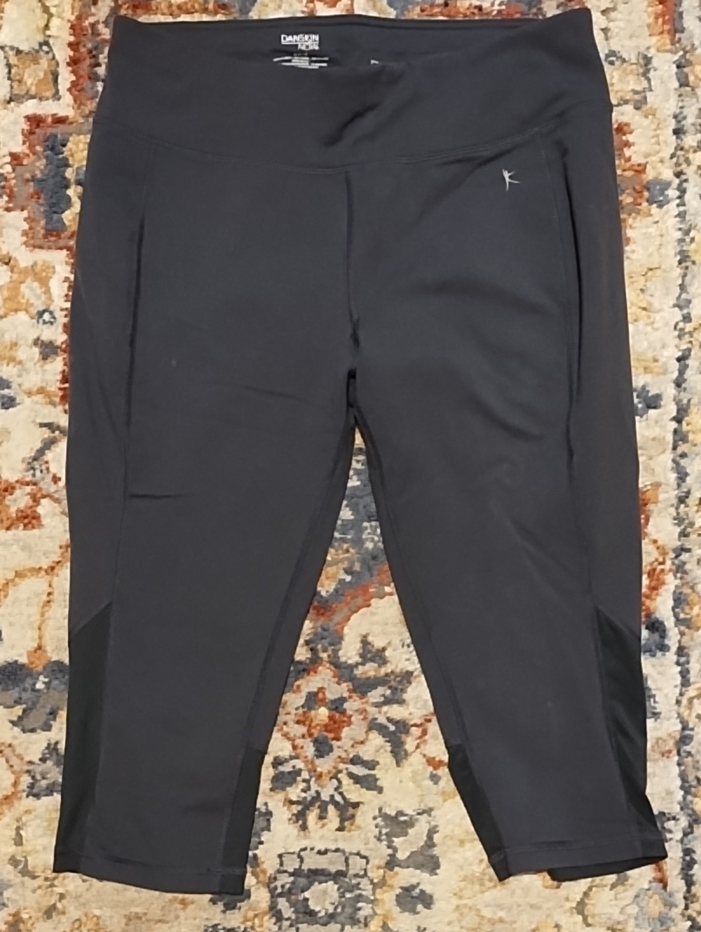 Danskin Black Performance Capri Leggings In VGC Size Medium.